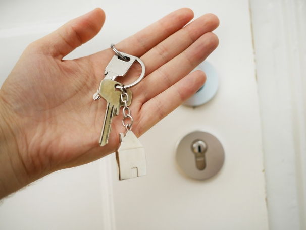 https://ConnieE.StopRentingStartOwning.com